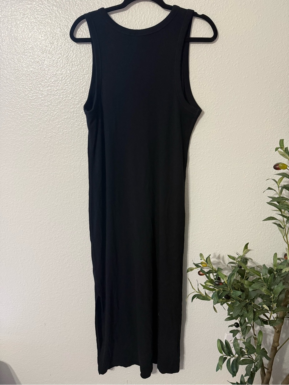 Sleeveless Black Midi Dress - Classic Minimalist - Picture 2 of 2